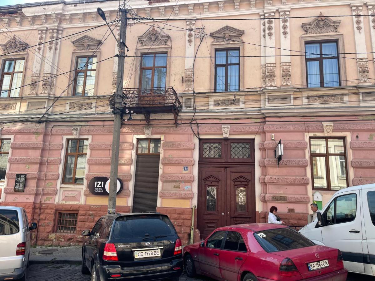 Philharmonie Platz Apartments Chernivtsi Luaran gambar