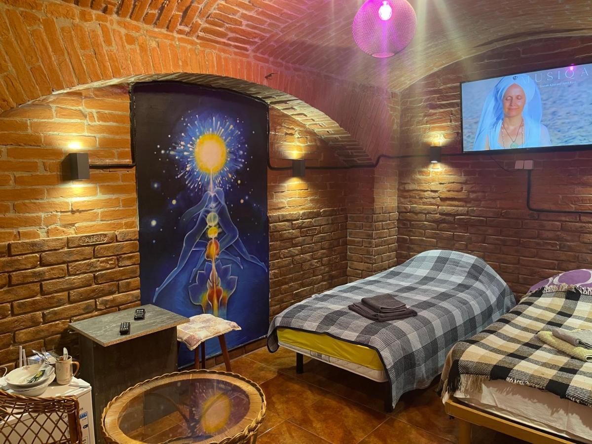 Philharmonie Platz Apartments Chernivtsi Luaran gambar