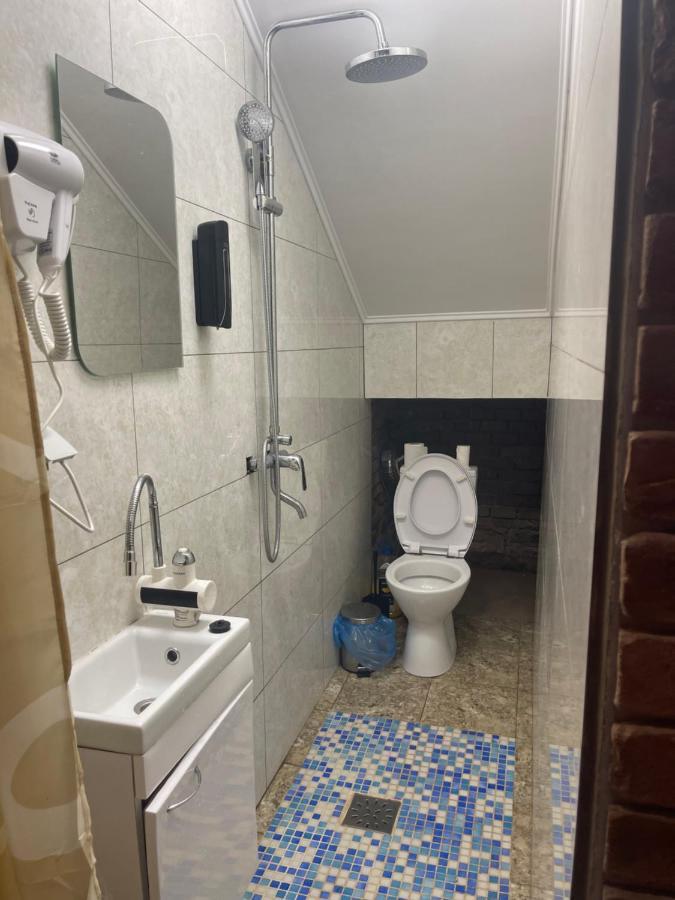 Philharmonie Platz Apartments Chernivtsi Luaran gambar